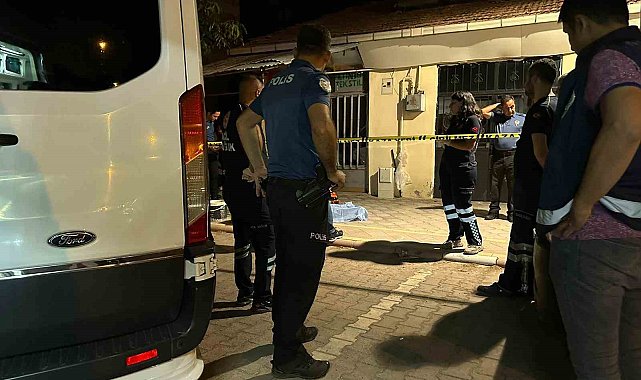 Kaldırımda bir anda yere yığılan adam hayatını kaybetti