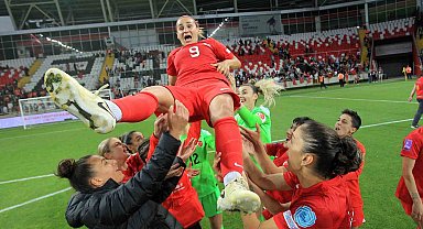 Karabulut, Kadın Milli Takım formasını 100. kez giydi