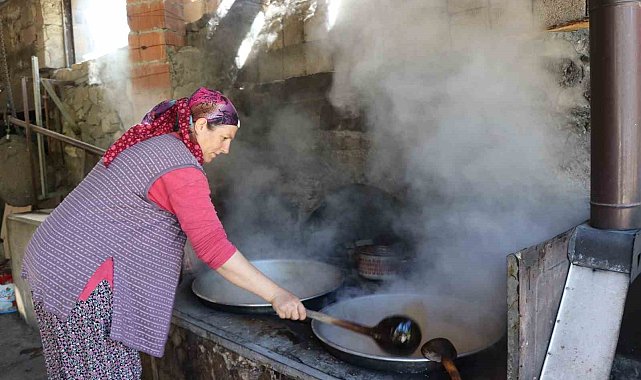 Karnavas'ta pekmez zamanı