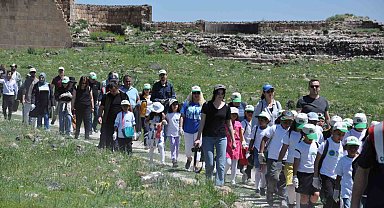 Kars Ani Ören Yeri'nde çevre günü etkinliği