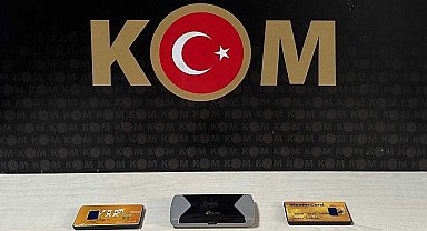 Kars'ta ehliyet sınavı için kopya düzeneği kuran 3 şahıs suçüstü yakalandı