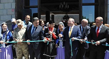 Kars'ta el emeği göz nurunu eserler sergilendi