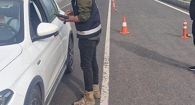 Kars'ta trafik uygulamaları sürüyor