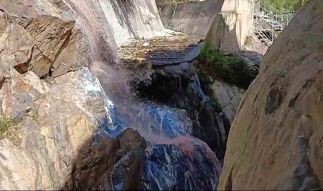 Keban'da balık işleme fabrikasının atıklarının arıtılmadan çaya döküldüğü iddiası