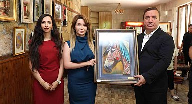 Kemaliye'de "Geleneğin İzinde" isimli kişisel sergi açıldı