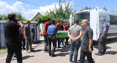 Komşusunu kürekle öldüren sanığa müebbet hapis cezası