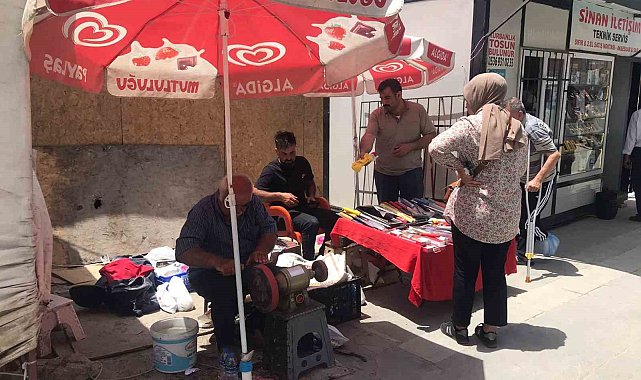 Konteyner çarşıda esnafın bayram mesaisi