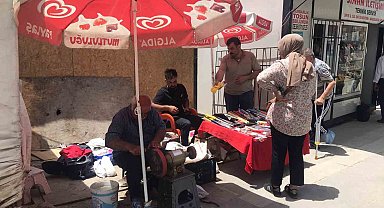 Konteyner çarşıda esnafın bayram mesaisi