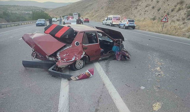 Kontrolden çıkan araç bariyerlere çarptı: 2 yaralı