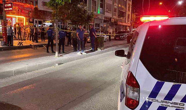 Lokantada yemek yiyen husumetlilerine kurşun yağdırdı: 3 yaralı