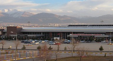 Mayıs ayında Erzurum Havalimanı'nda 90 bin 115 yolcuya hizmet verildi