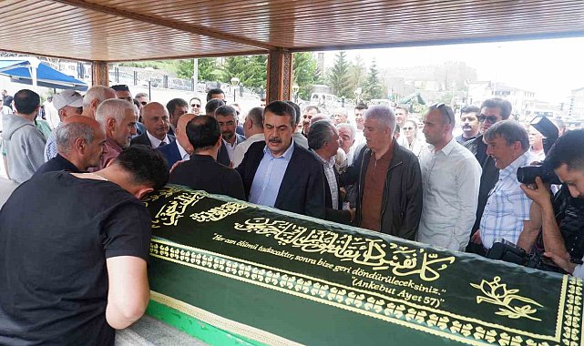 Milli Eğitim Bakanı Tekin, Erzurum'da emekli öğretmenin cenaze törenine katıldı