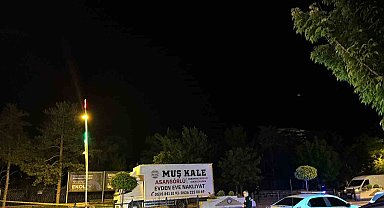 Muş'ta bir kadının bankta unuttuğu çanta polisi harekete geçirdi