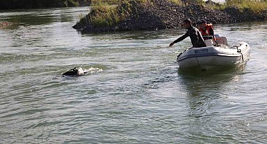 Nehirde akıntıya kapılarak kaybolan gencin cansız bedenine ulaşıldı
