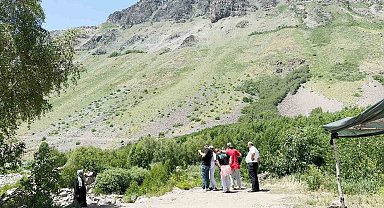 Nemrut Krater Gölü yerli ve yabancı turistleri ağırlıyor