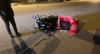 Otomobille çarpışan motosikletli kurye yaralandı