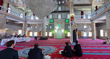 "Etkili Hutbe Sunumu" için ter döktüler