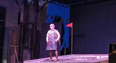 "Midas'ın Kulakları" Ardahan'da sahnelendi