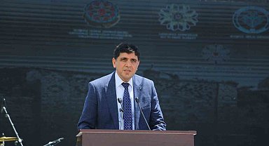 Rektör Alma, Nahçıvan'da düzenlenen "Batı Azerbaycan'a Dönüş" festivalkongresine katıldı