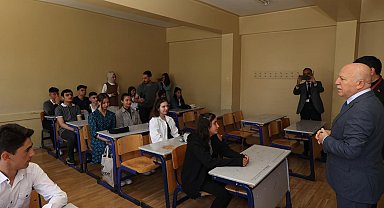 Sekmen karne heyecanına ortak oldu