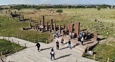 Selçuklu Mezarlığında Kurban Bayramı yoğunluğu