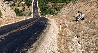 Takla atan araçtan yara almadan kurtuldu