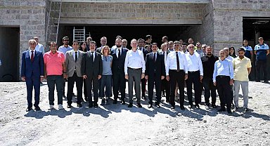 Taşkın, Bakan Yardımcısı Yazgı ile beraber Battalgazi'nin tarihi yapılarını inceledi