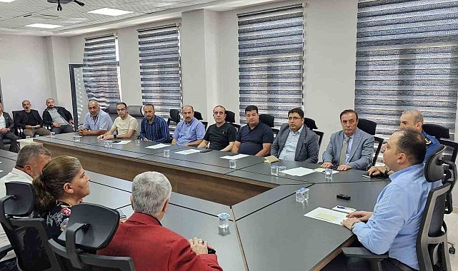 Tatvan Kaymakamı Demir muhtarlarla bir araya geldi