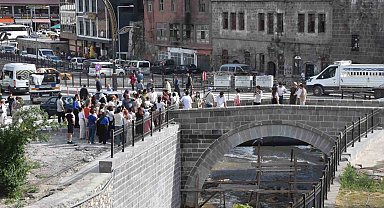 Tren yolcuları Bitlis'in doğal ve tarihi mekanlarını gezdi
