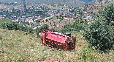 Tunceli Belediyesi aracı şarampole yuvarlandı: 3 yaralı