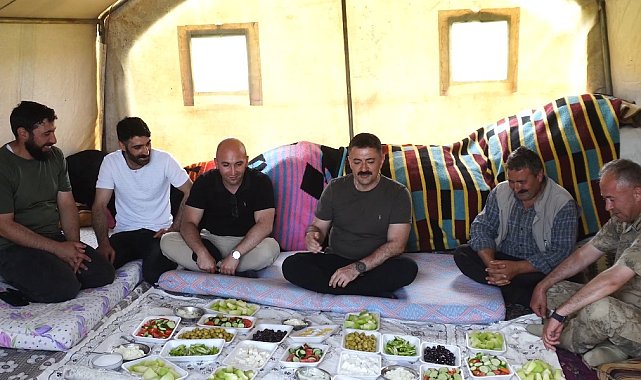 Tunceli Valisi Tekbıyıkoğlu, yaylacılarla bir araya geldi