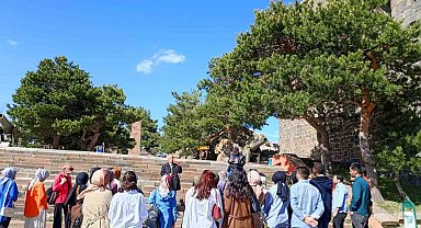 Üniversiteli öğrenciler 93 ruhunu andı