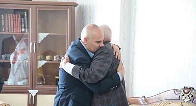 Vali Koç: "Birlik ve beraberliğimizi pekiştiren mübarek Kurban Bayramı'nı kutluyorum"