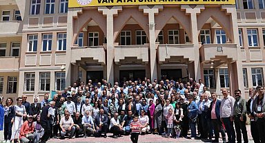 Van Atatürk Lisesi mezunları bir araya geldi