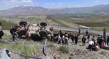 Van'da askeri araç devrildi: 3 asker yaralı