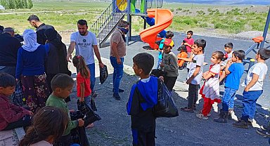 Van'da çocuklar bayram heyecanını erken yaşadı