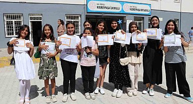 Van'da öğrencilerin karne heyecanı