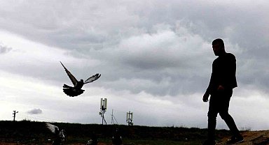 Vazgeçilmeyen bir tutku, saatlerce yanlarında bekliyorlar