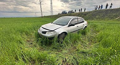 Yağmurlu havada kontrolden çıkan araç kaza yaptı: 1 yaralı