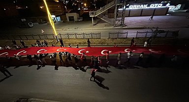15 Temmuz yürüyüşü yapan gruba havai fişekli saldırı