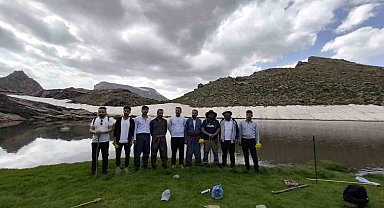 3 bin 500 rakımda yer alan saklı cennet: Kervan Gölü