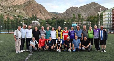 30 yıl sonra yeşil sahada bir kez daha buluştular