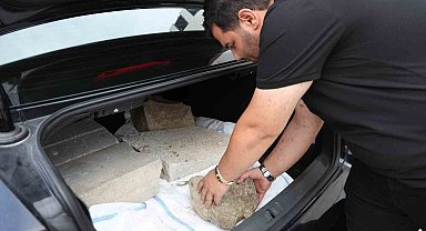 ''Kimsenin ekmeğine taş koymak istemem ama'' dedi, milyonluk aracını taşla doldurdu