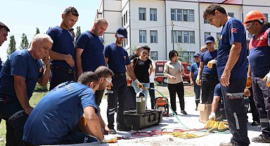 AFAD'tan , itfaiye personeline arama kurtarma eğitimi verdi
