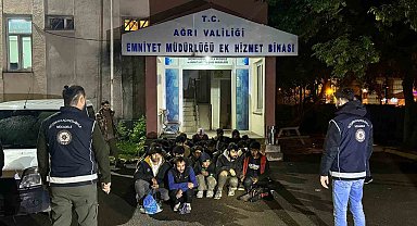 Ağrı'da 32 Afgan ve Pakistan uyruklu göçmen yakalandı