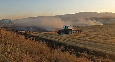 Ağrı'da 5 dönümlük tarla küle döndü