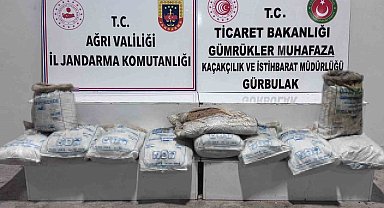 Ağrı'da çuvallar içerisinde 240 kilo uyuşturucu yakalandı