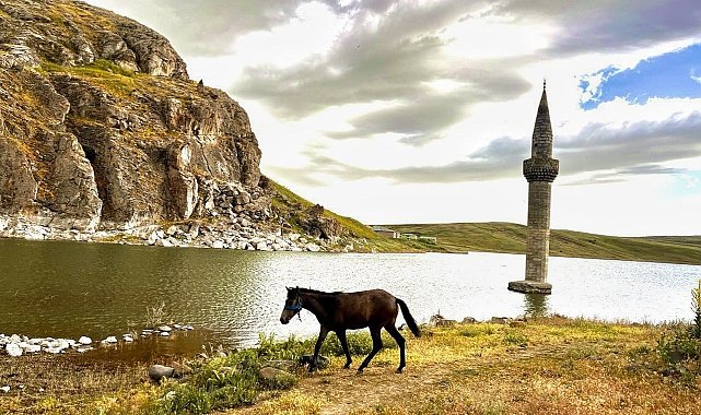 Ağrı'da sular altında kalan minarenin eşsiz güzelliği