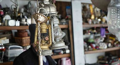 Antika eşyalar bağ evlerinin şark köşelerine süs oluyor