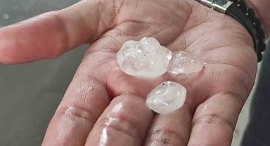 Ardahan'da sağanak ve dolu etkili oldu